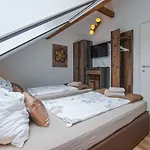 Auszeit Steiraland 6 Mit Ueberdachter Terasse Schoenen Garten Und Kostenlosen Parkplatz Apartment
