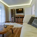 Auszeit Steiraland 6 Mit Ueberdachter Terasse Schoenen Garten Und Kostenlosen Parkplatz Apartment *