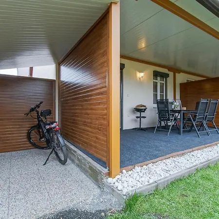 Auszeit Steiraland 6 Mit Ueberdachter Terasse Schoenen Garten Und Kostenlosen Parkplatz Appartamento Leoben (Styria)