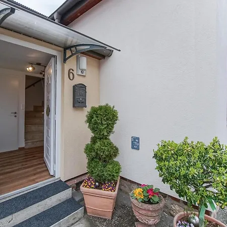 Appartamento Auszeit Steiraland 6 Mit Ueberdachter Terasse Schoenen Garten Und Kostenlosen Parkplatz Leoben (Styria)