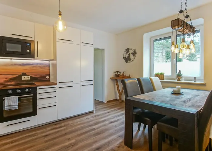 Auszeit Steiraland 6 Mit Ueberdachter Terasse Schoenen Garten Und Kostenlosen Parkplatz 公寓 莱奥本